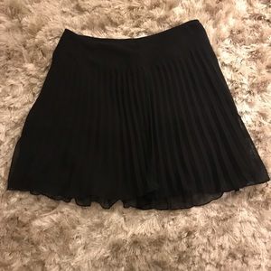 Express Pleated Skirt